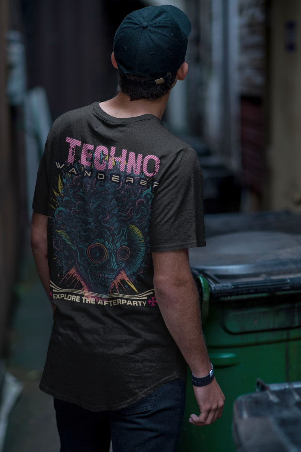 Camiseta Techno Rave con estampado de explorador digital