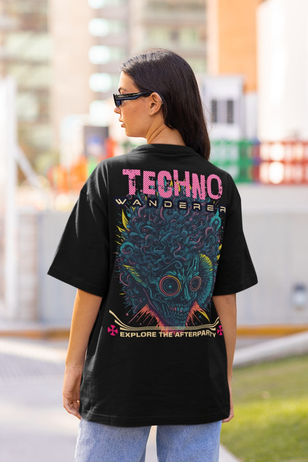 Camiseta Techno Rave con gráfico de explorador espacial