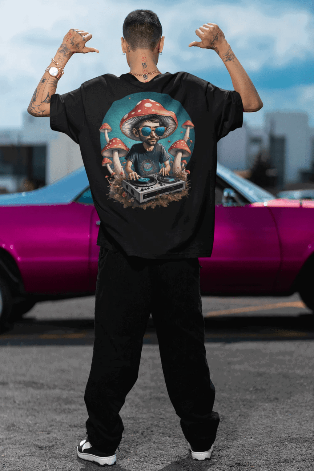 Mushroom DJ T-Shirt – Vibrant EDM fashion tee for festival lovers