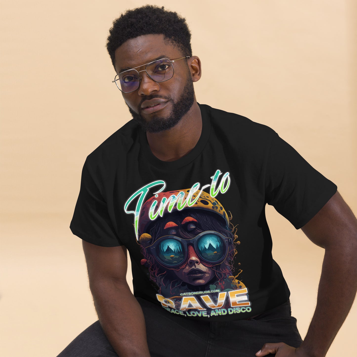 Rave Tee in Berlin streetwear look
