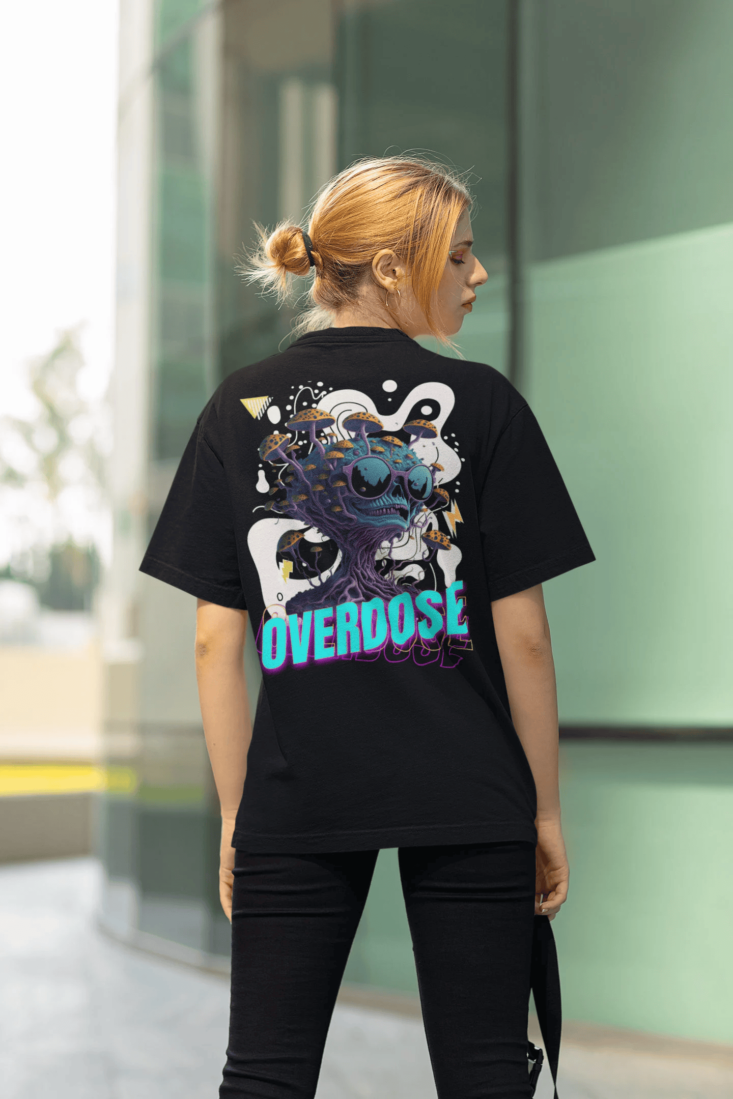 Techno T-Shirt unisex fit model