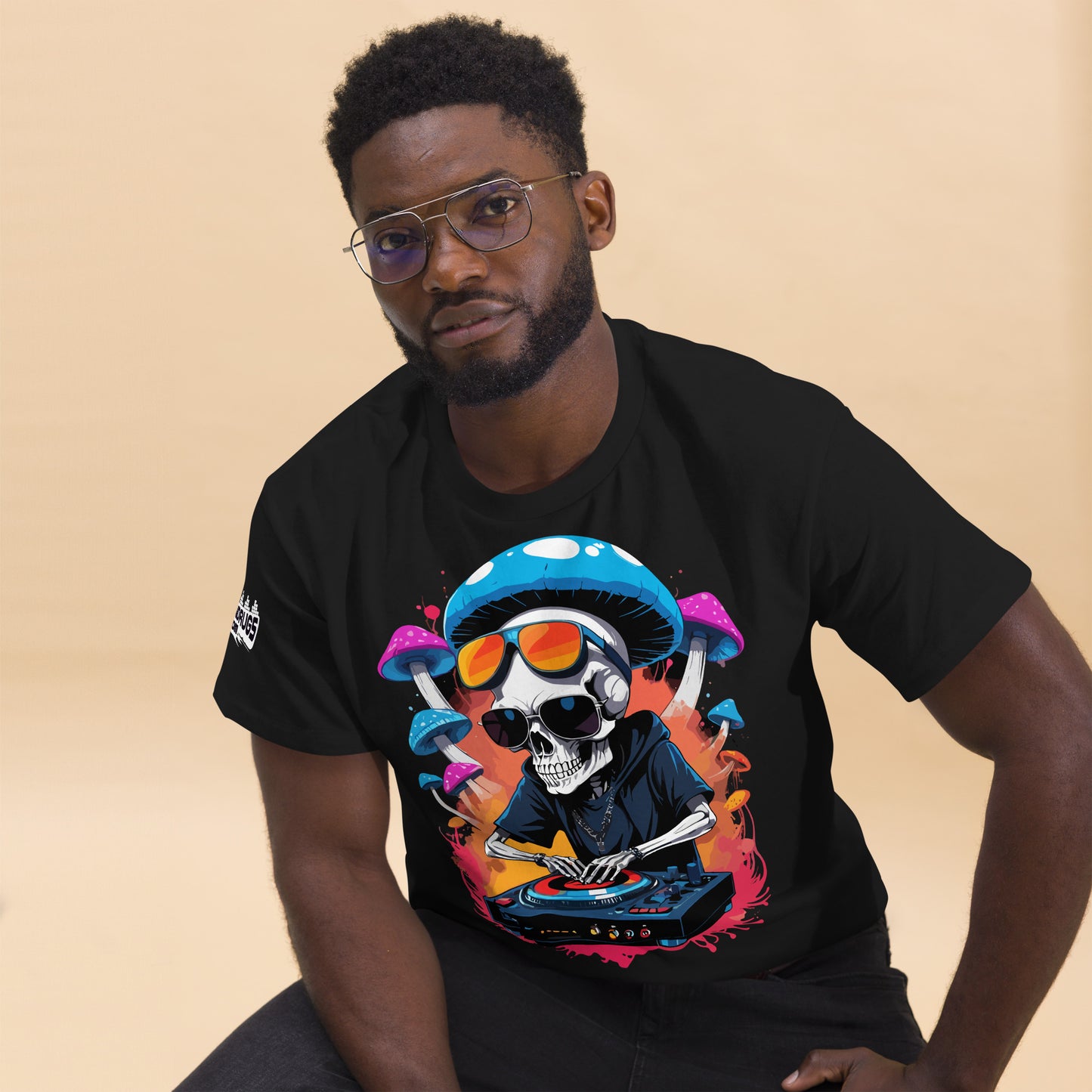 Trippy Skull Graphic Tee – Perfect DJ Outfit for EDM Events