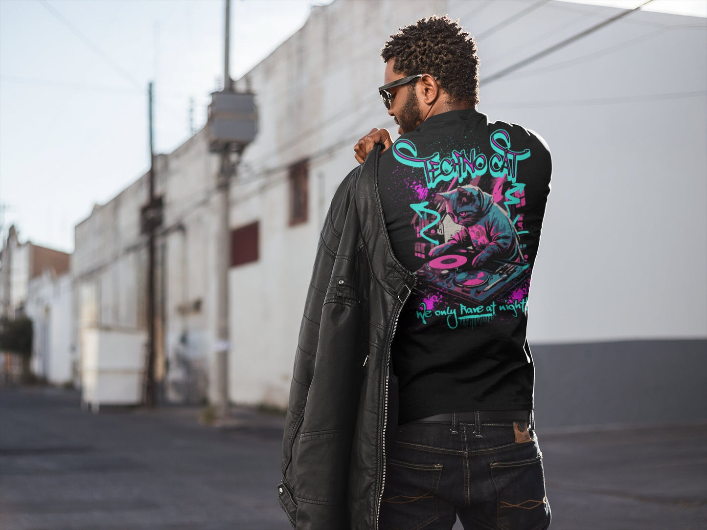 Moda Streetwear | Camiseta Rave at Night Cat