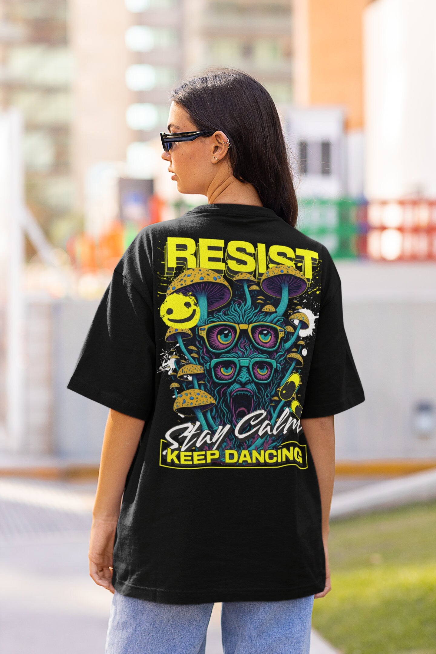 Minimalistisches Rave-Shirt mit Stay Calm Print – Fashion für Techno Fans