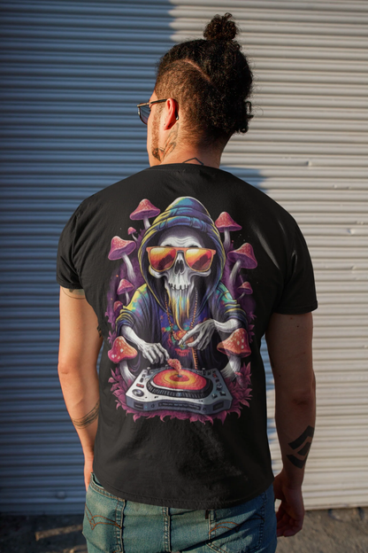 Psychedelic DJ Design auf T-Shirt – trendige Mode für Techno Liebhaber