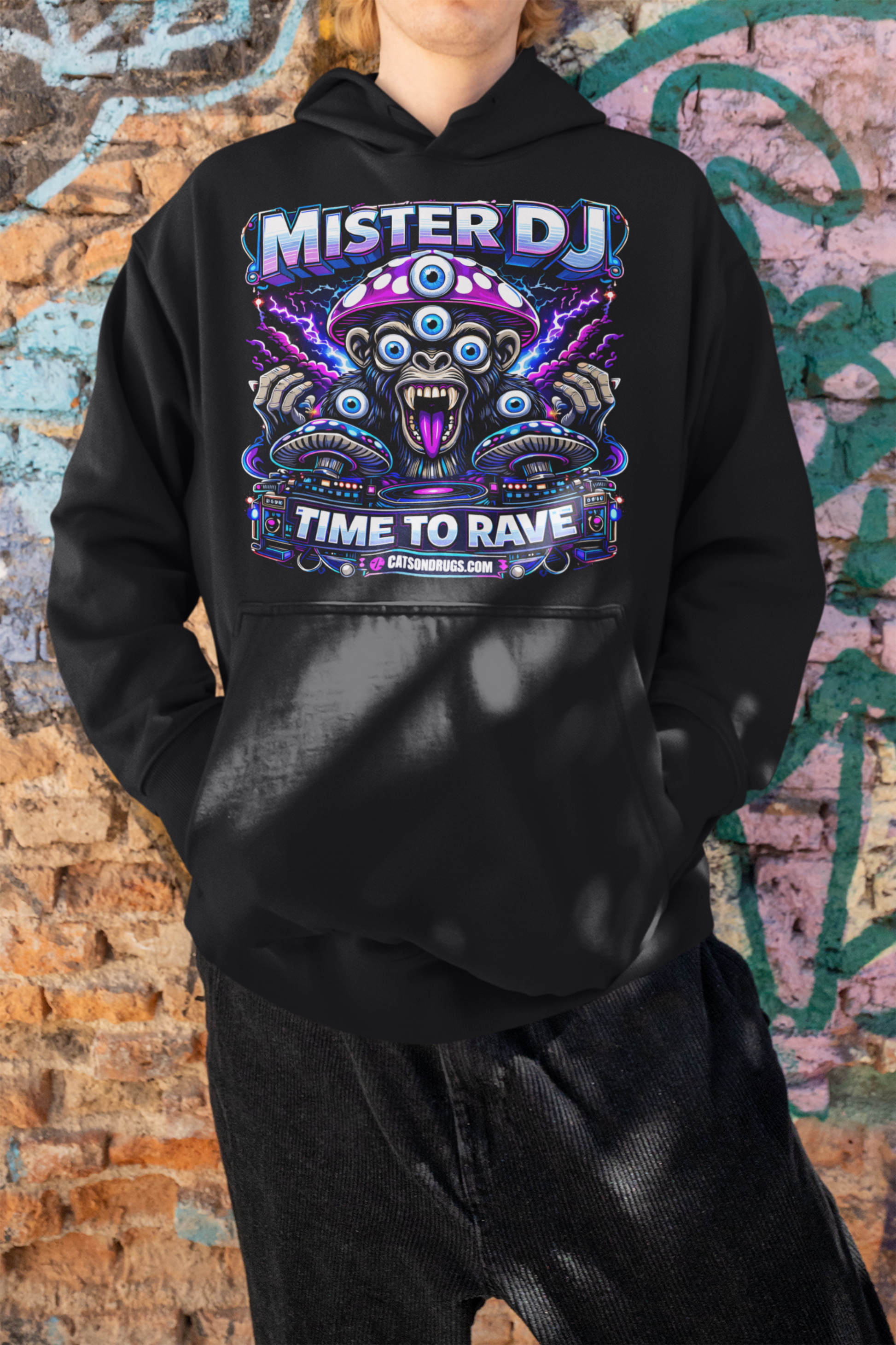 Sudadera techno negra con diseno rave underground