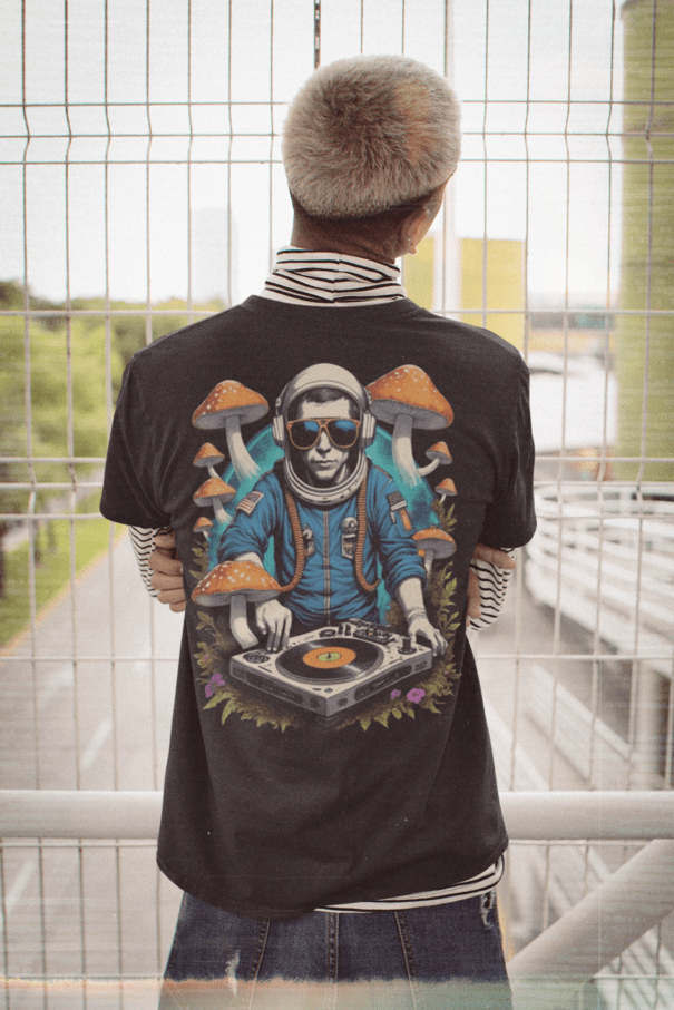 Techno T-Shirt | DJ Astronaut
